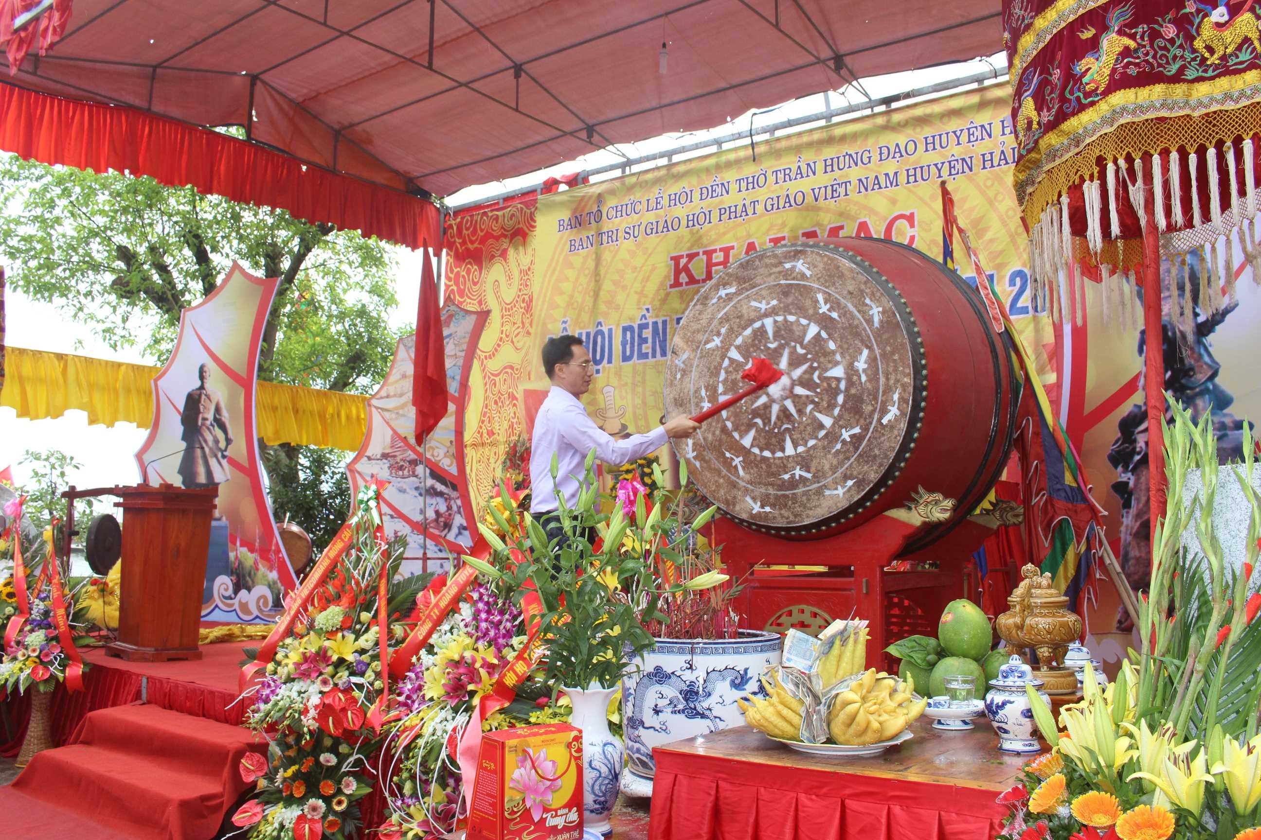 Lễ khai hội đền Trần Hưng Đạo xã Phú Hải huyện Hải Hà năm 2017