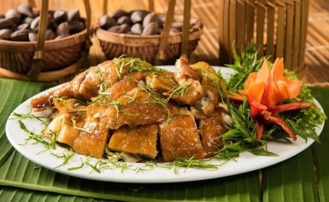 Khám Phá Hương Vị Đặc Sản Gà Đồi Tiên Yên – Món Ngon Nổi Tiếng Tại Quảng Ninh