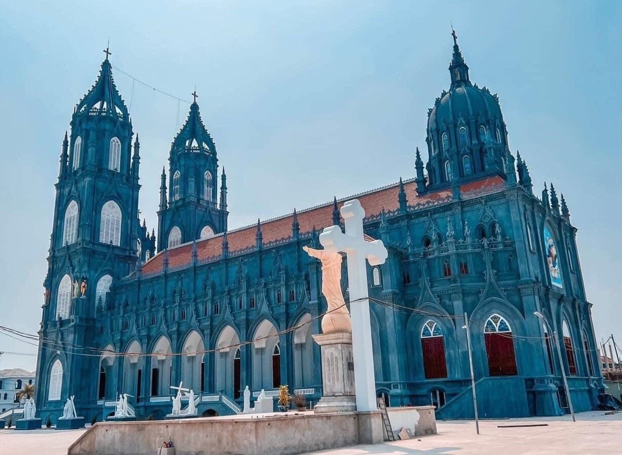 Chiêm Ngưỡng Vẻ Đẹp Lịch Sử Và Tâm Linh Tại Nhà Thờ Trà Cổ Cùng Du Lịch Hải Hà