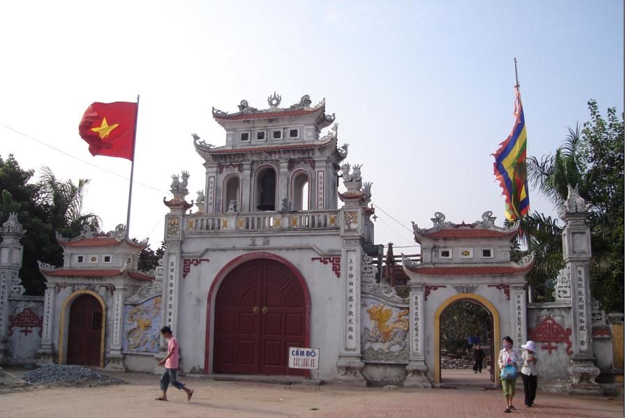 Hành Hương Về Cội Nguồn Tâm Linh Tại Đền Quan Lớn Tuần Tranh