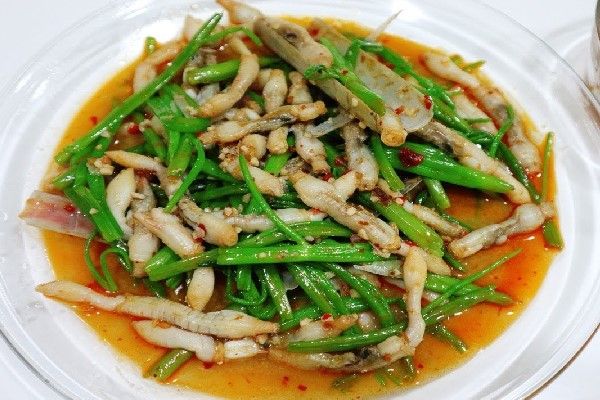 Ốc Móng Tay Xào Rau Muống – Món Ăn Ngon Không Thể Bỏ Lỡ Khi Du Lịch Quảng Ninh