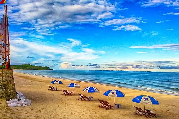 Khám Phá Vẻ Đẹp Hoang Sơ Của Bãi Biển Sơn Hào Cùng Du Lịch Hải Hà