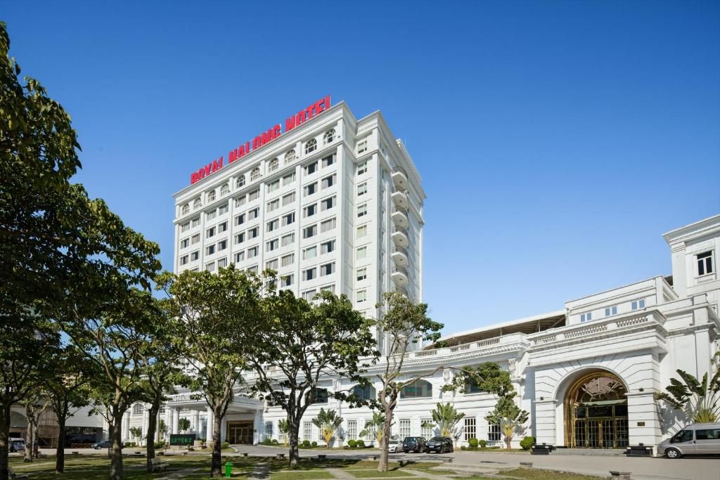 Review Royal Halong Hotel 5 Star – Trải Nghiệm Nghỉ Dưỡng Sang Trọng Tại Hạ Long