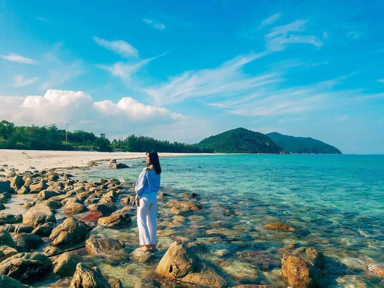Khám Phá Bãi Biển Minh Châu – Viên Ngọc Biển Tại Quảng Ninh Cùng Du Lịch Hải Hà