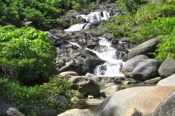 Khám Phá Vẻ Đẹp Thanh Bình Tại Suối Làng Bùi – Điểm Dừng Chân Lý Tưởng Cùng Du Lịch Hải Hà