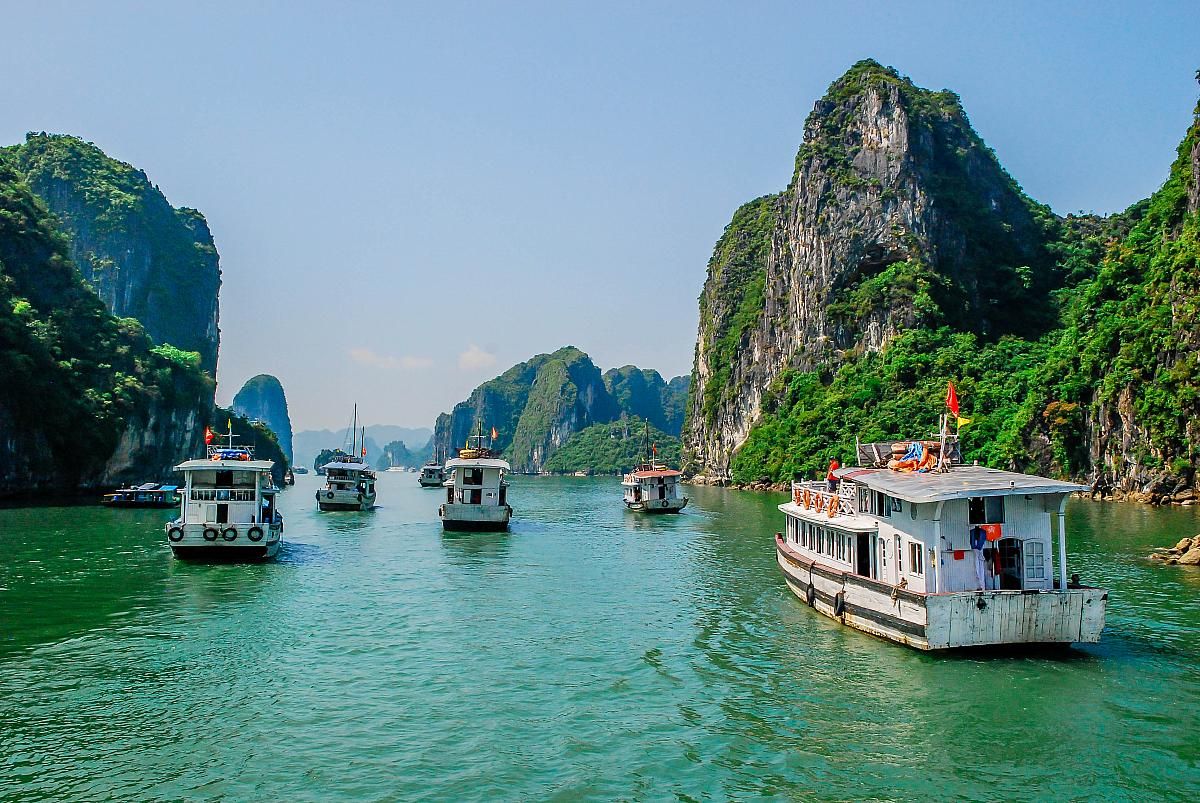 Lịch trình du lịch Hạ Long 2 ngày 1 đêm: “Đánh thức vị giác – Bung nổ cảm xúc” cùng Du lịch Hải Hà