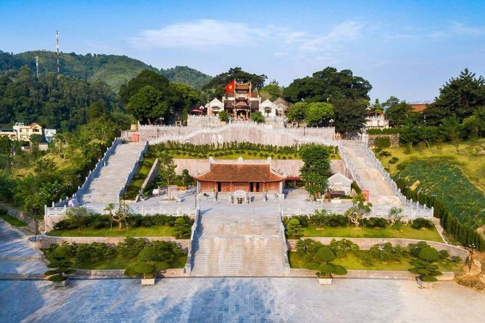 Hành Trình Về Với Tâm Linh Tại Đền Cửa Ông – Di Tích Lịch Sử Linh Thiêng Của Quảng Ninh