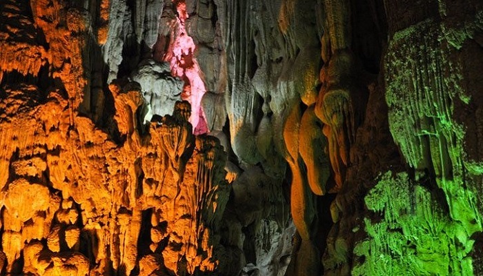 Khám Phá Hang Trinh Nữ – Bí Ẩn Thiên Nhiên Cùng Du Lịch Hải Hà