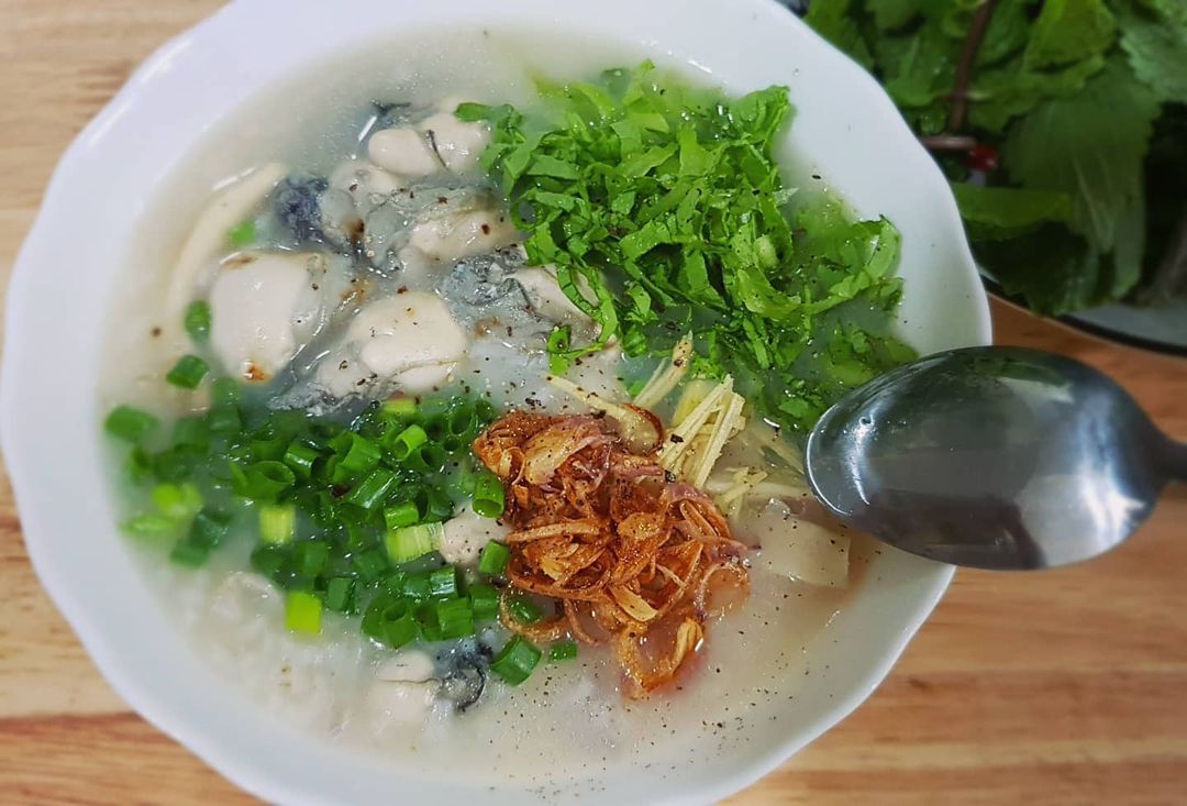 Khám Phá Hương Vị Đặc Sản Cháo Hàu Quảng Yên Cùng Du Lịch Hải Hà