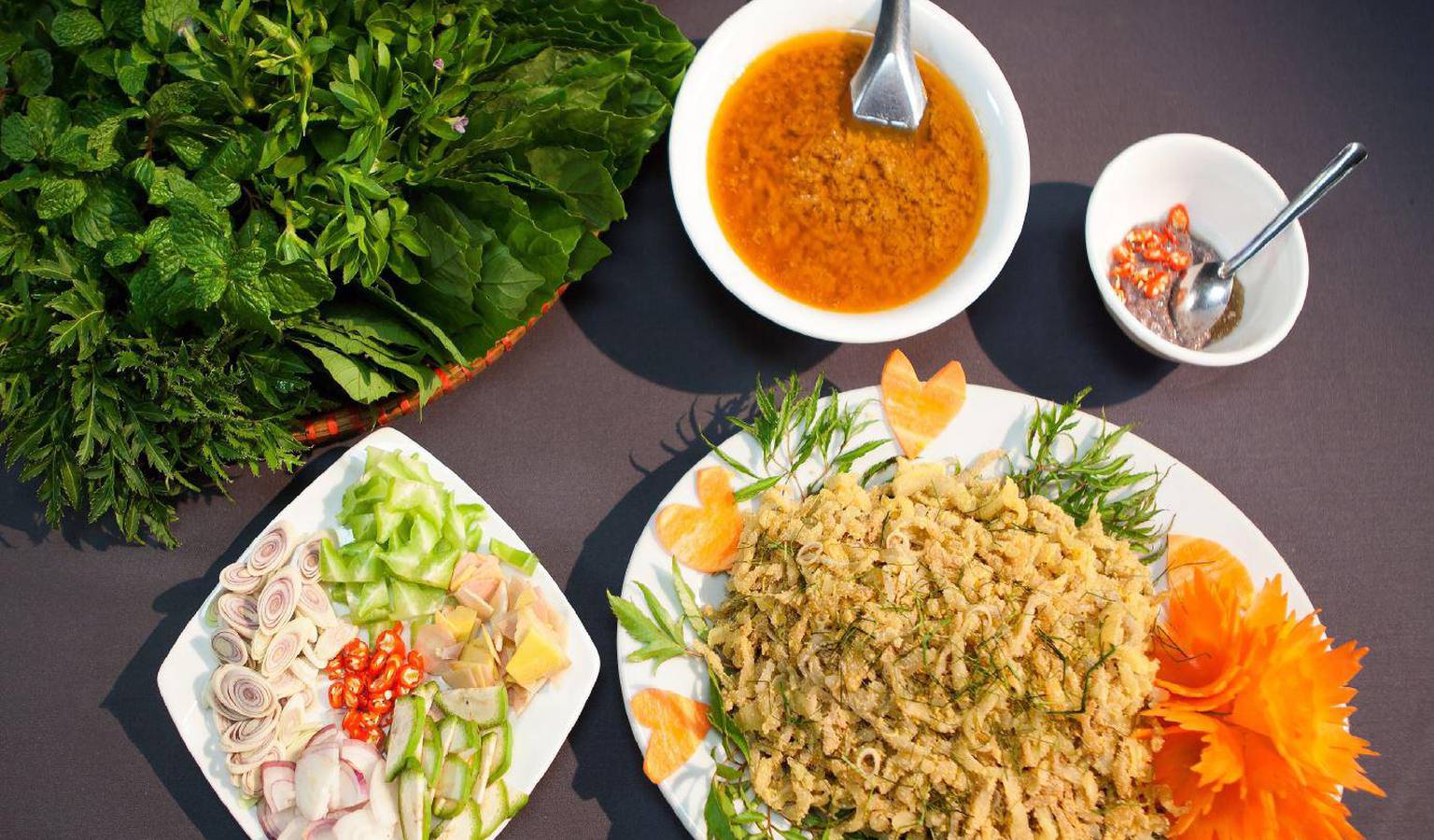 Khám Phá Hương Vị Đặc Sản &#8220;Gỏi Cá Nhệch Quảng Yên&#8221; Cùng Du Lịch Hải Hà
