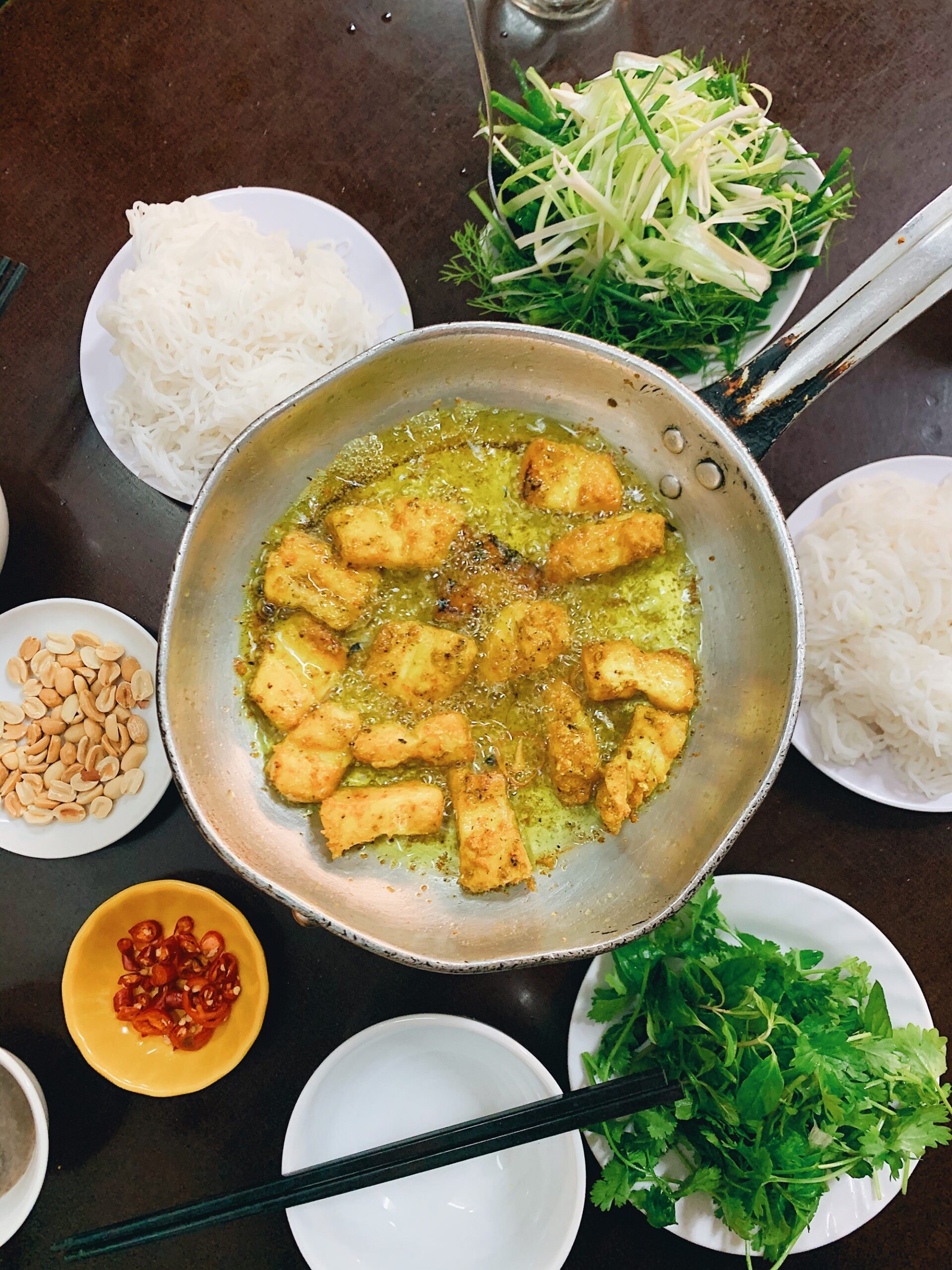 Khám Phá Món Ăn Đặc Sản &#8220;Chả Cá Hà Nam&#8221; – Hương Vị Đậm Đà Từ Du Lịch Hải Hà