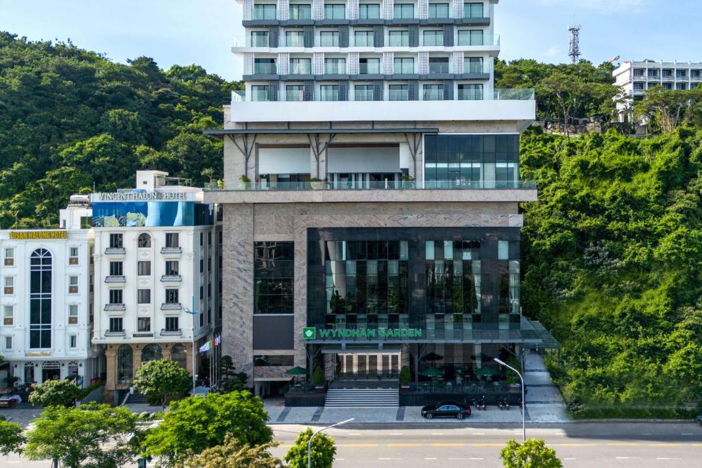 Khám Phá Review City Bay Palace Hotel Cùng Du Lịch Hải Hà