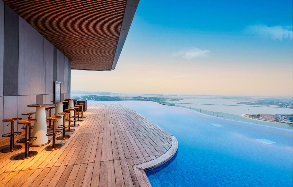 Khám Phá The Almin Hotel – Điểm Đến Lý Tưởng Cho Mọi Du Khách