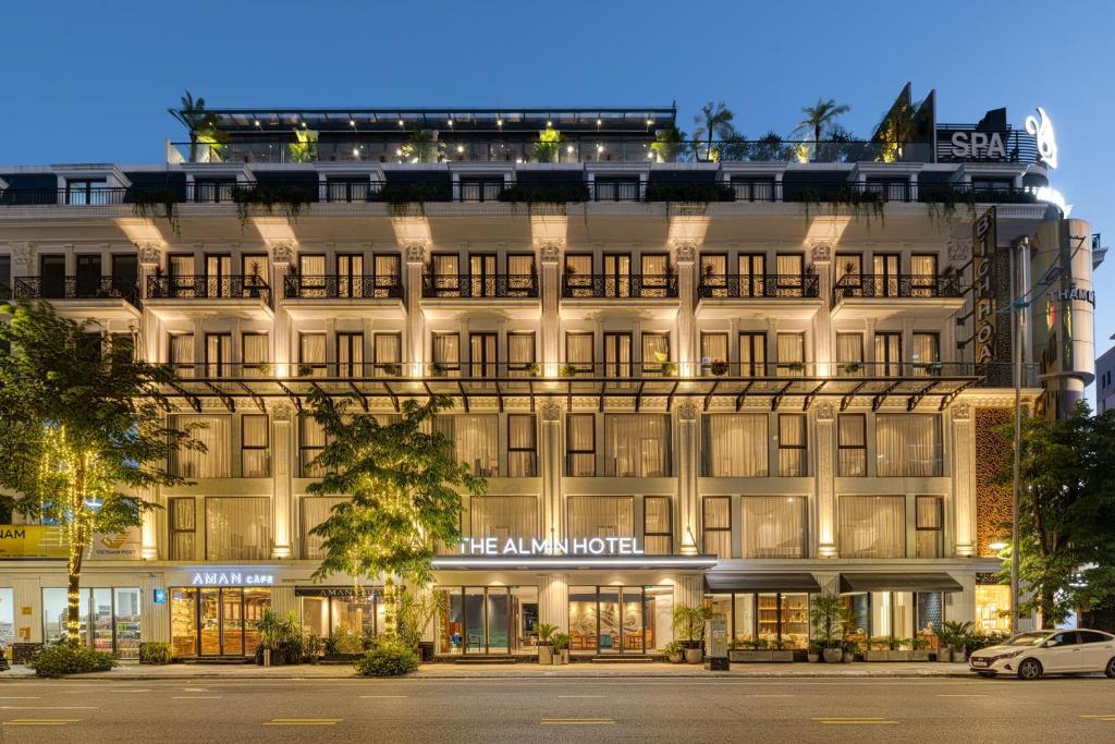 Khám Phá The Almin Hotel – Điểm Đến Lý Tưởng Cho Mọi Du Khách