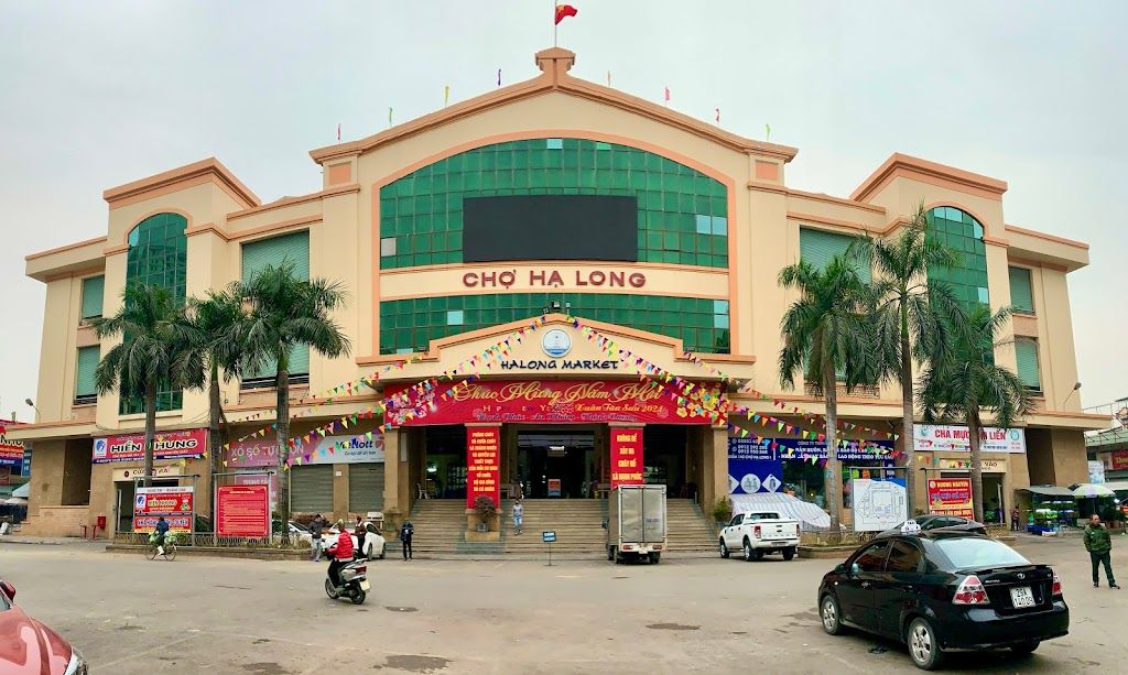 Khám Phá Vẻ Đẹp Đặc Sắc Tại Chợ Hạ Long Cùng Du Lịch Hải Hà
