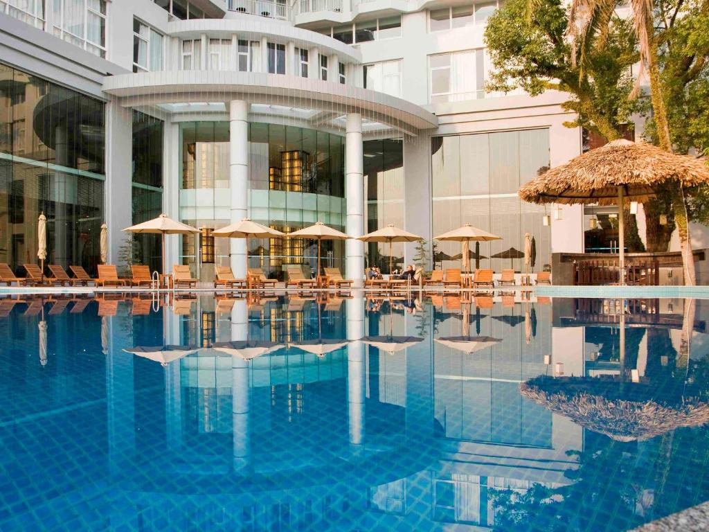 Khám Phá Vẻ Đẹp Tĩnh Lặng Của Bãi Vạn Cả – Viên Ngọc Giữa Lòng Quảng Ninh