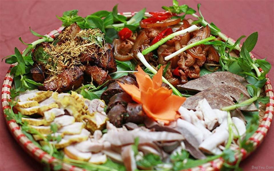 Khám Phá Vị Ngon Đặc Sản &#8220;Thịt Lợn Mán Quảng Ninh&#8221; Cùng Du Lịch Hải Hà