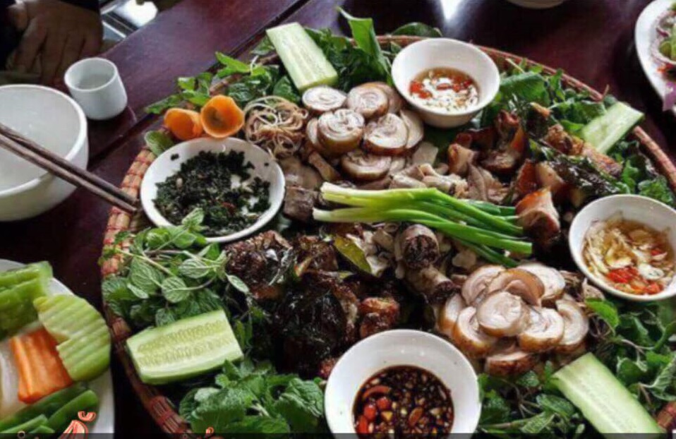 Khám Phá Vị Ngon Đặc Sản &#8220;Thịt Lợn Mán Quảng Ninh&#8221; Cùng Du Lịch Hải Hà