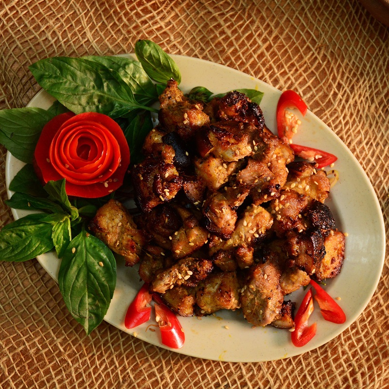 Khám Phá Vị Ngon Đặc Sản &#8220;Thịt Lợn Mán Quảng Ninh&#8221; Cùng Du Lịch Hải Hà