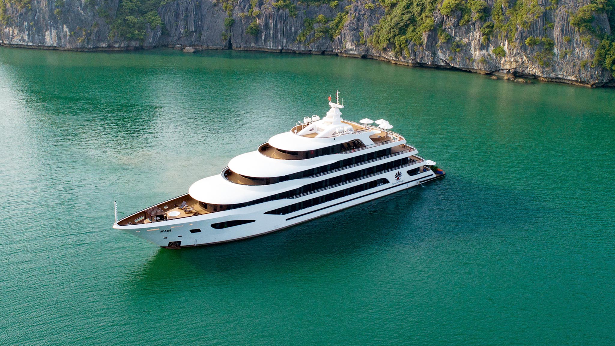 Review Du thuyền Scarlet Pearl Cruises: Trải nghiệm tuyệt vời tại vịnh Hạ Long