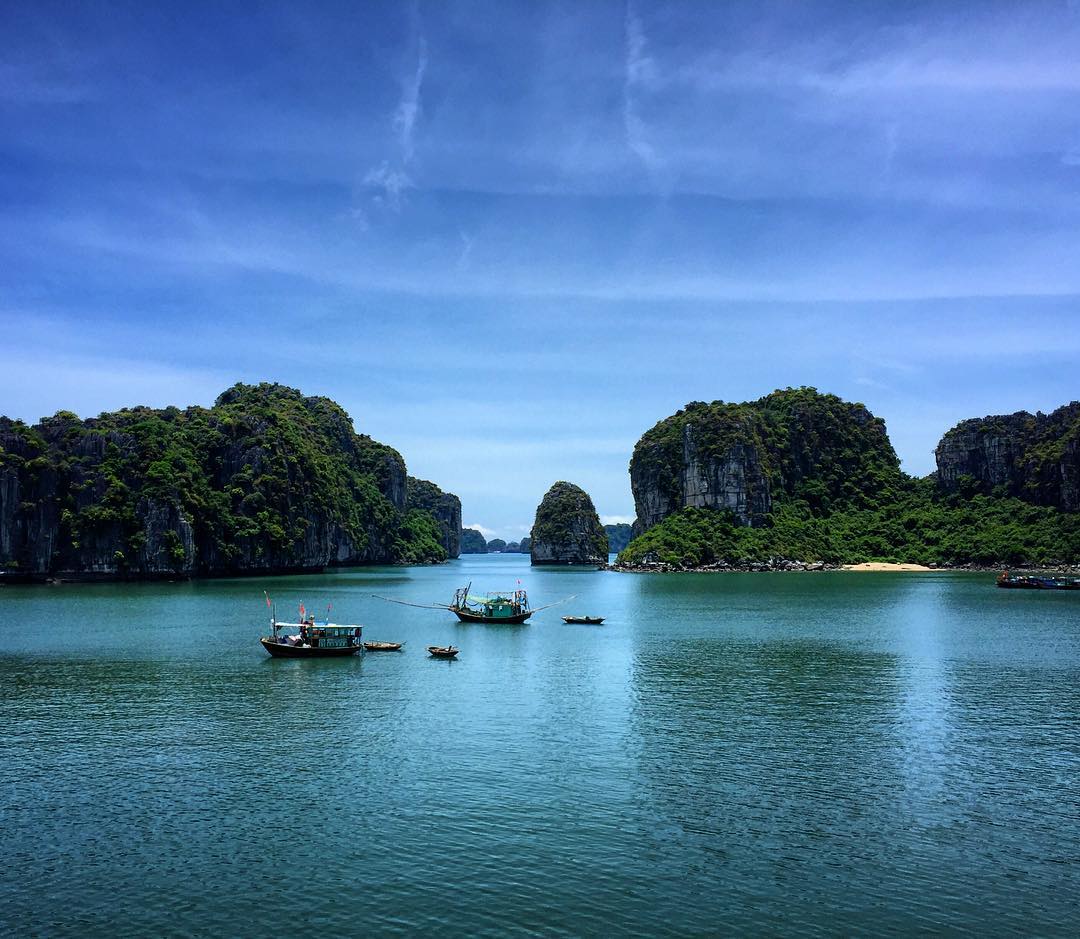 Các hoạt động du lịch thú vị tại vịnh Bái Tử Long: Khám phá vùng vịnh còn “ẩn mình” của Quảng Ninh