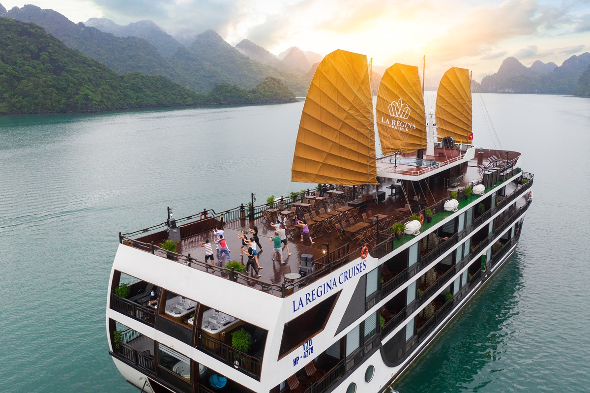 Các hoạt động du lịch thú vị tại vịnh Bái Tử Long: Khám phá vùng vịnh còn “ẩn mình” của Quảng Ninh