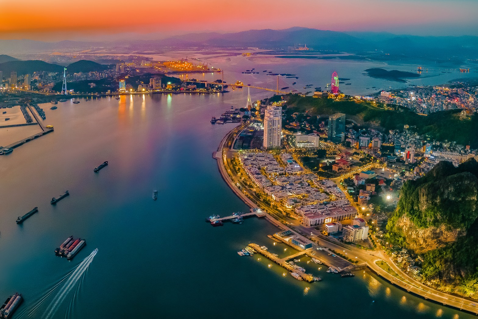 Du lịch Quảng Ninh mùa thu nên đi đâu? Hành trình khám phá mùa vàng rực rỡ của miền di sản
