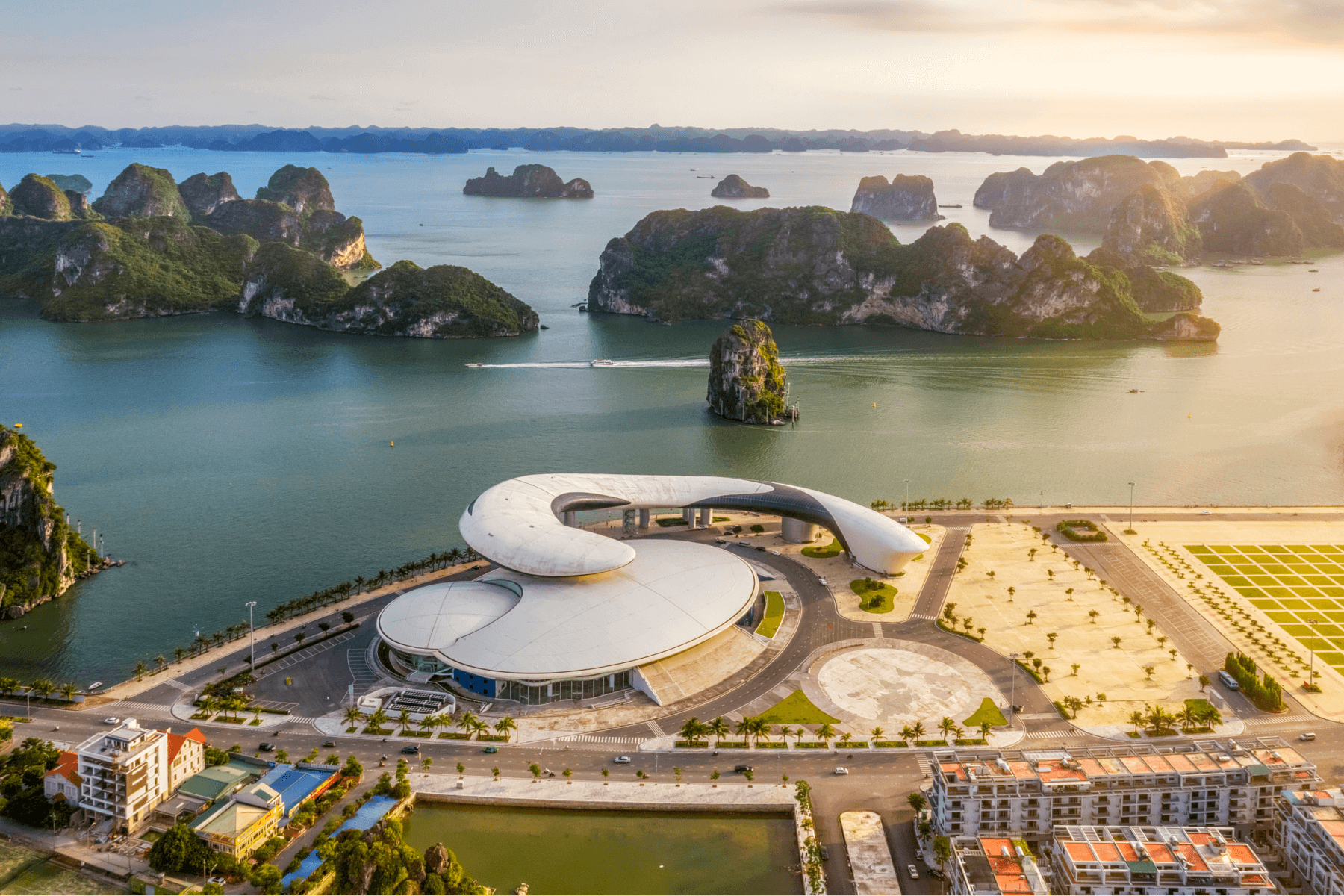 Du lịch Quảng Ninh mùa thu nên đi đâu? Hành trình khám phá mùa vàng rực rỡ của miền di sản