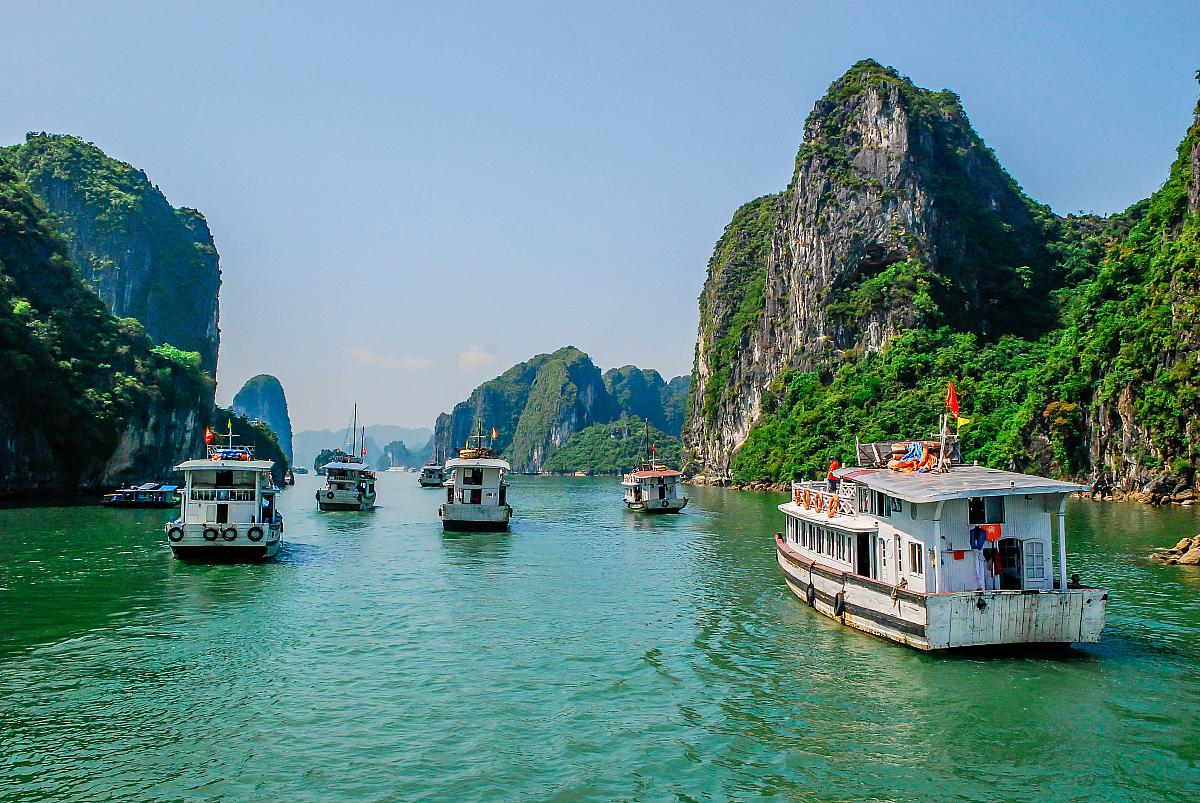 Hướng dẫn du lịch vịnh Hạ Long cho người mới: Khởi đầu hành trình thăng hoa cùng Du lịch Hải Hà