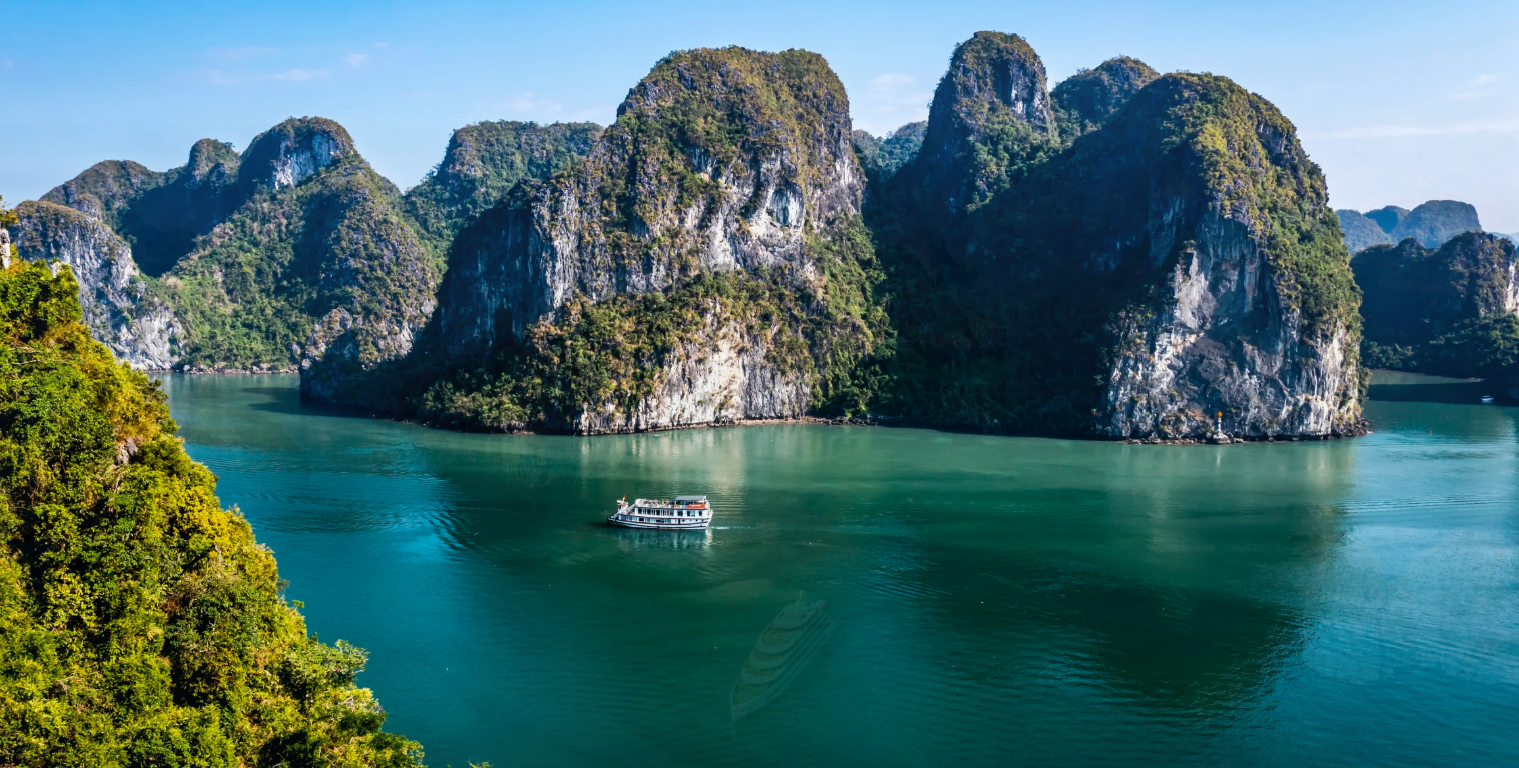 Hướng dẫn du lịch vịnh Hạ Long cho người mới: Khởi đầu hành trình thăng hoa cùng Du lịch Hải Hà