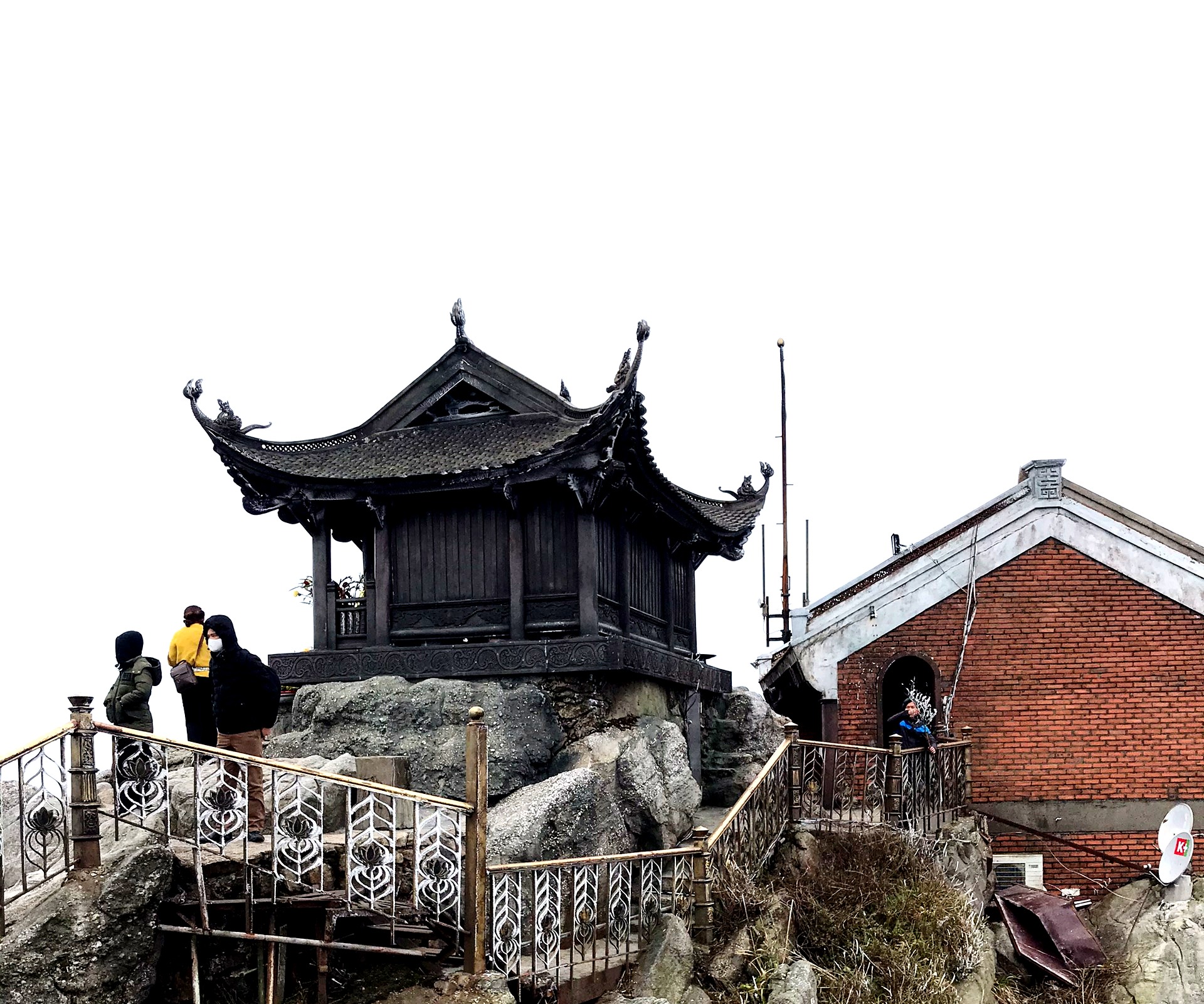 Hướng dẫn tham quan chùa Yên Tử chi tiết nhất – “Bộ bí kíp” chinh phục linh sơn đất Phật