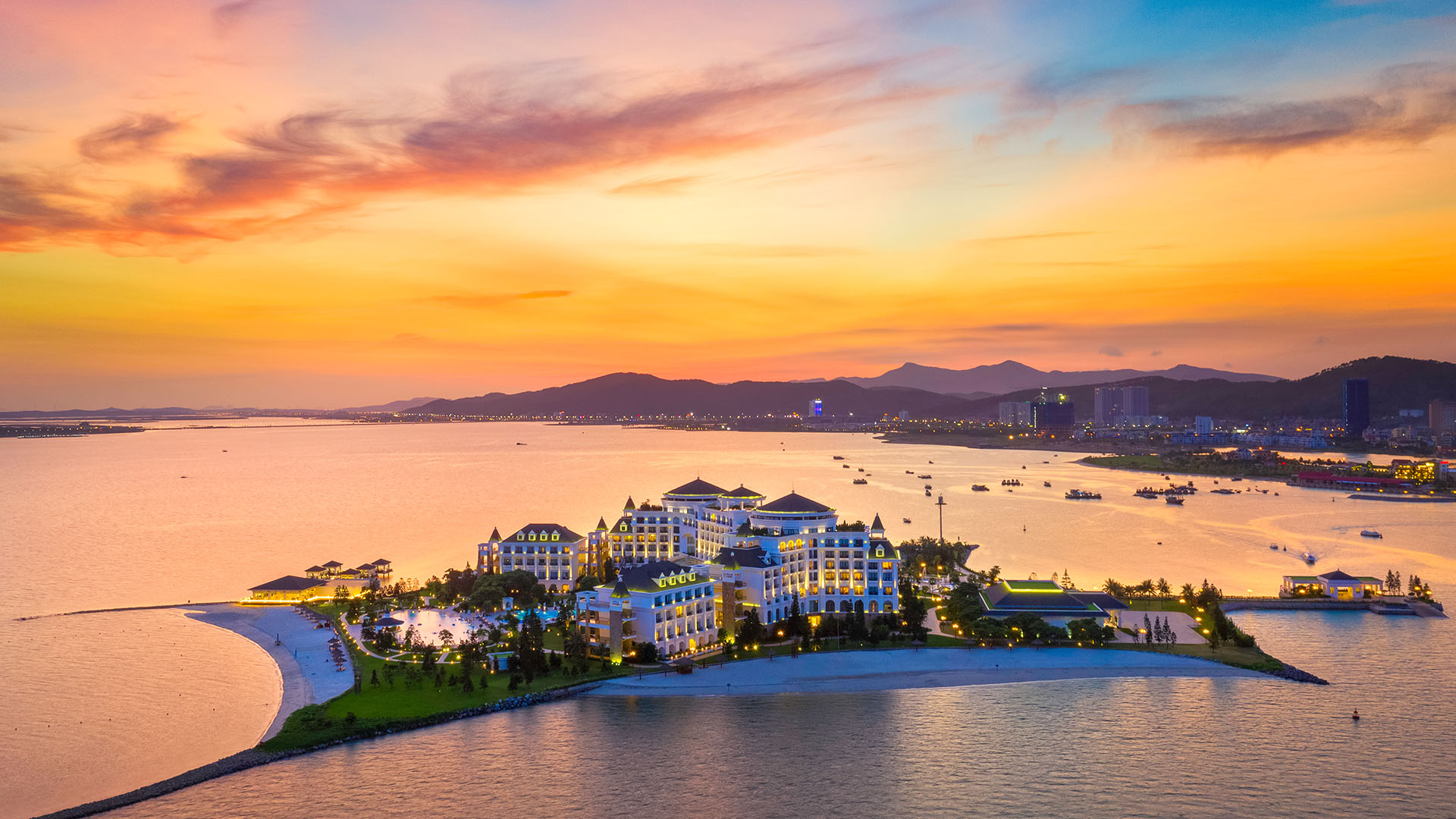 Khám phá các đảo đẹp ở Quảng Ninh: Tận hưởng thiên đường nhiệt đới, trải nghiệm không giới hạn