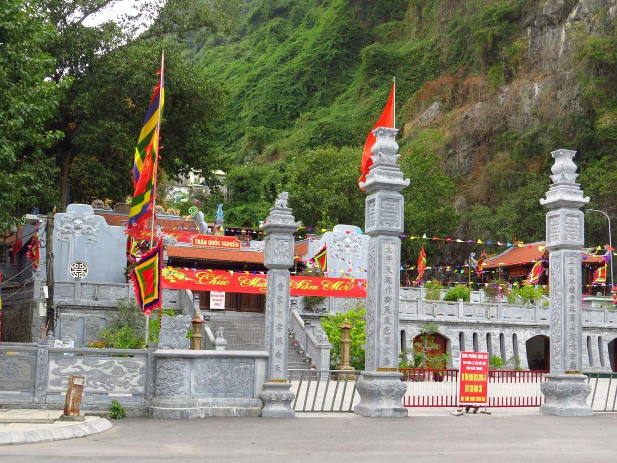 Khám phá những điều đặc biệt tại khu di tích nhà Trần ở Quảng Ninh – Chuyến hành trình ngược dòng lịch sử cùng sắc màu di sản
