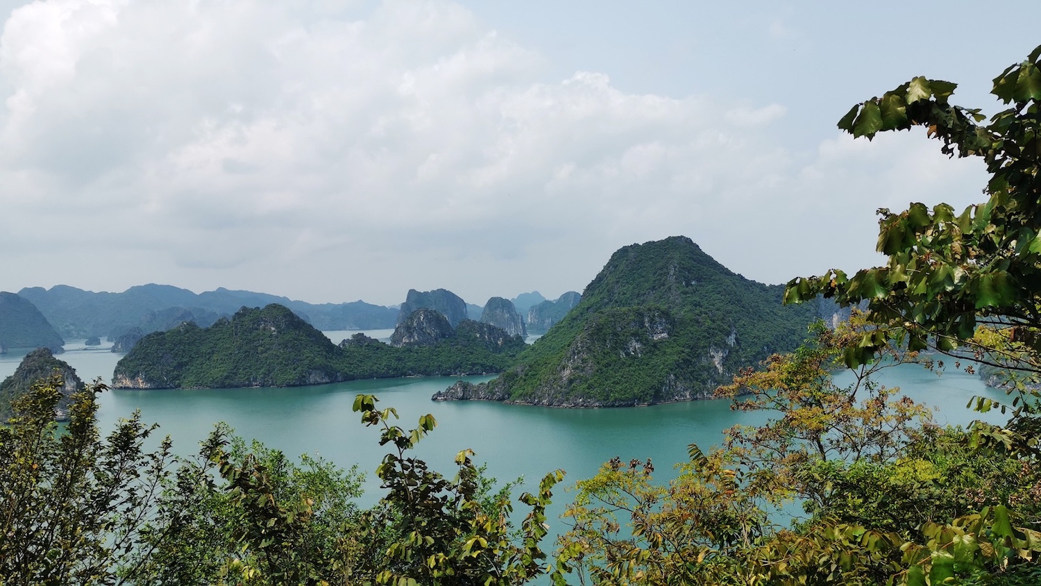 Khám phá vẻ đẹp hoang sơ của đảo Ti Tốp: Hành trình không thể bỏ lỡ cho tín đồ du lịch biển