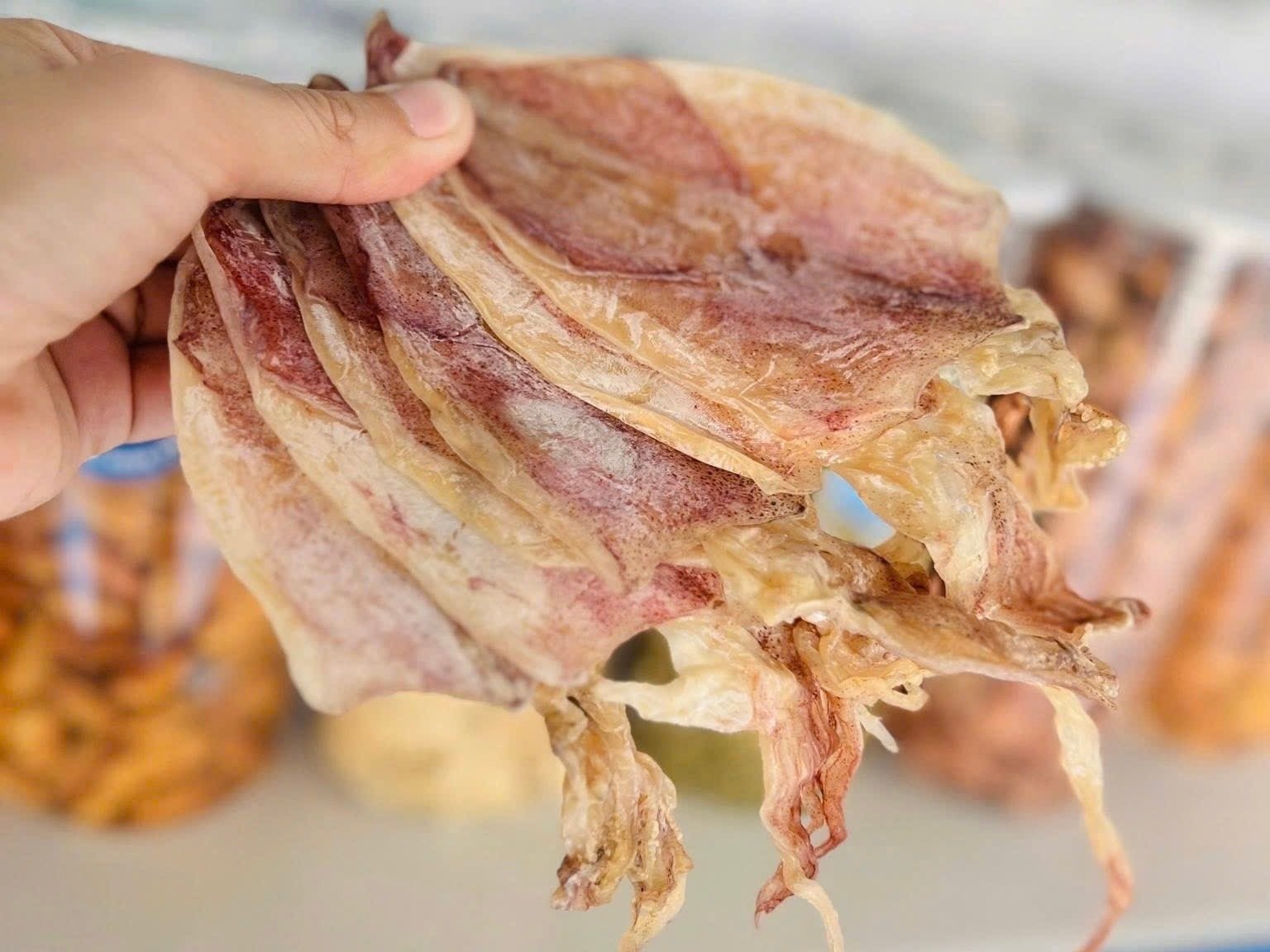 Mua gì làm quà khi du lịch Quảng Ninh? Cẩm nang quà tặng cực chất cho hành trình khám phá biển đảo