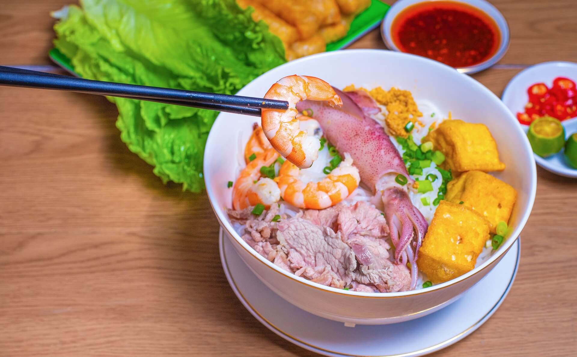 Thưởng thức hải sản ở Quảng Ninh: Hành trình ẩm thực độc đáo chinh phục vị giác