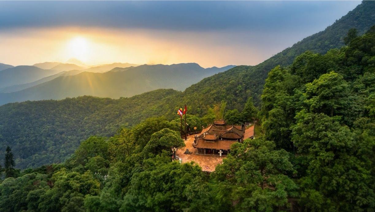 Trekking núi Yên Tử cho những người đam mê: Một hành trình khám phá hấp dẫn dành cho tín đồ xê dịch